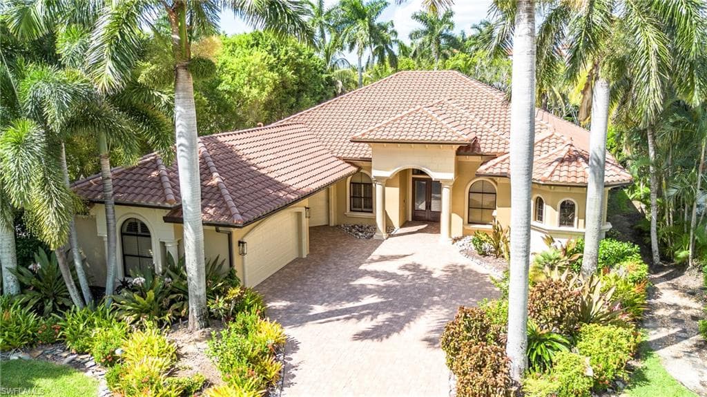 18100 Via Bellamare Ln, Miromar Lakes, FL 33913-4