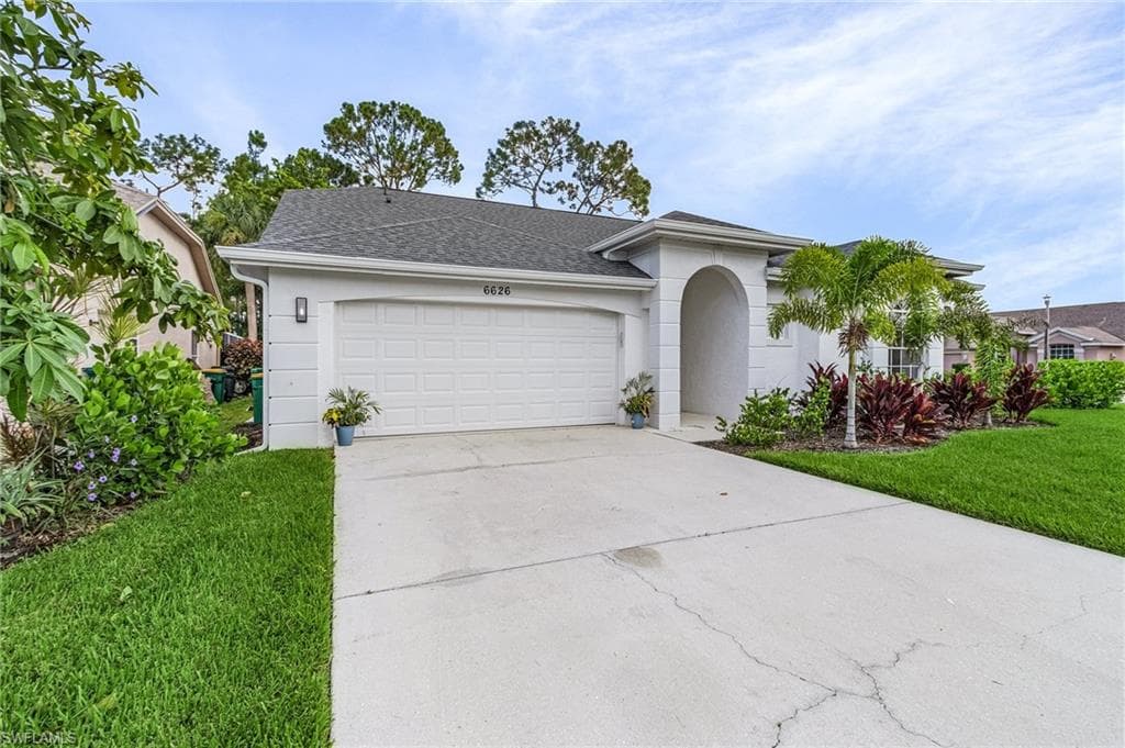 6626 Cutty Sark Ln, Naples, FL 34104-3