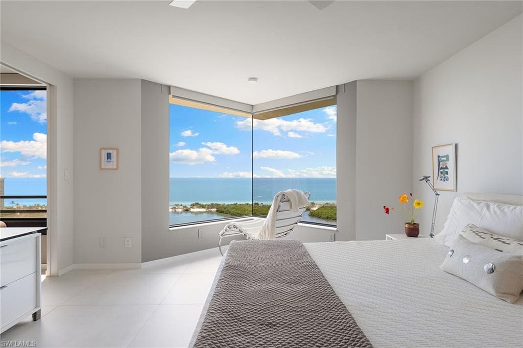 5555 Heron Point Dr 2001, Naples, FL 34108-18