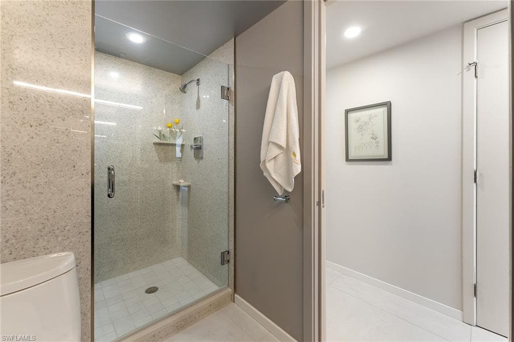 5555 Heron Point Dr 2001, Naples, FL 34108-27