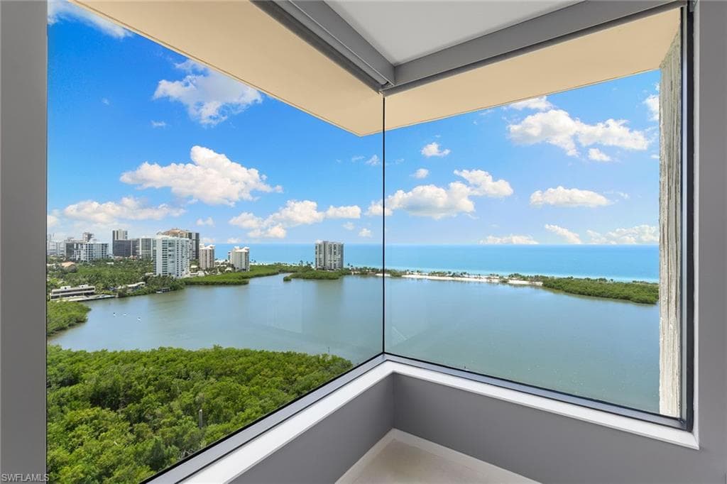5555 Heron Point Dr 2001, Naples, FL 34108-31