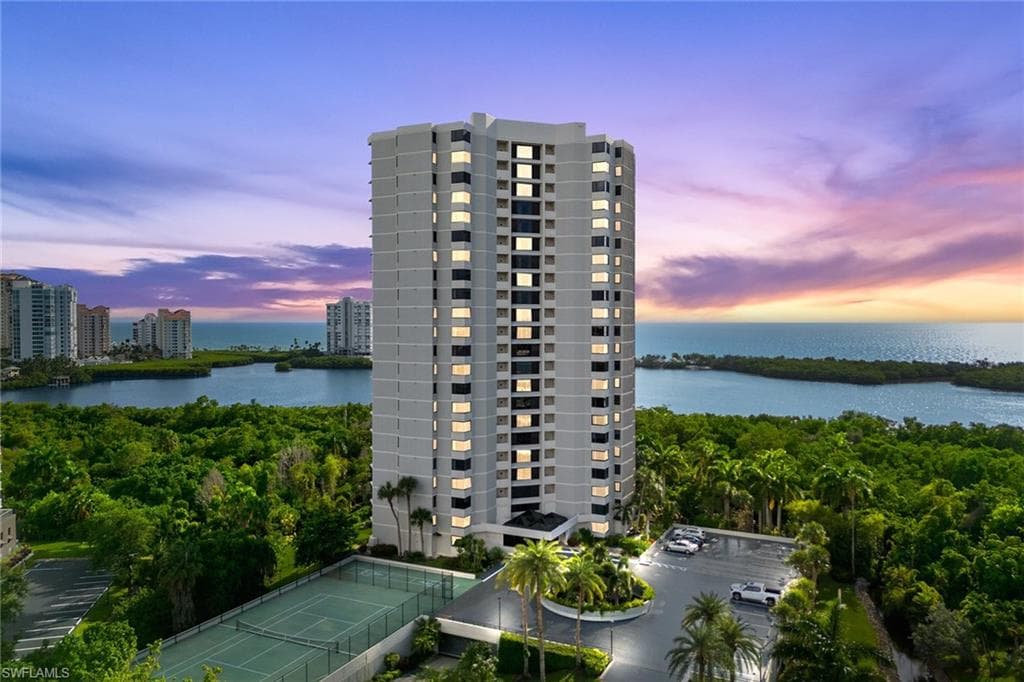 5555 Heron Point Dr 2001, Naples, FL 34108-36