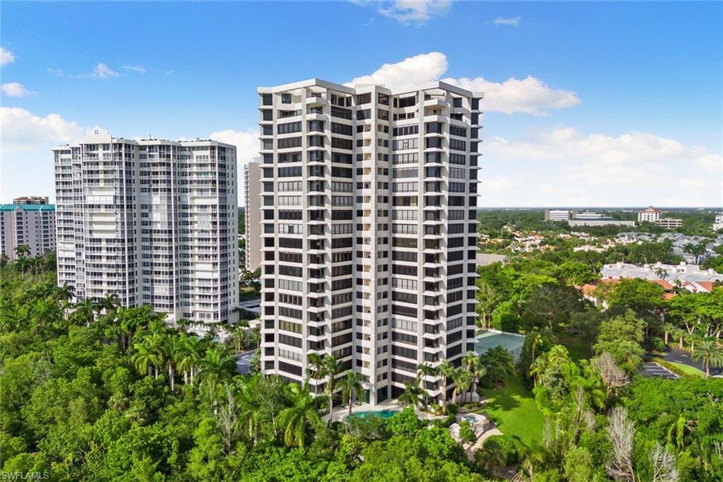 5555 Heron Point Dr 2001, Naples, FL 34108-38