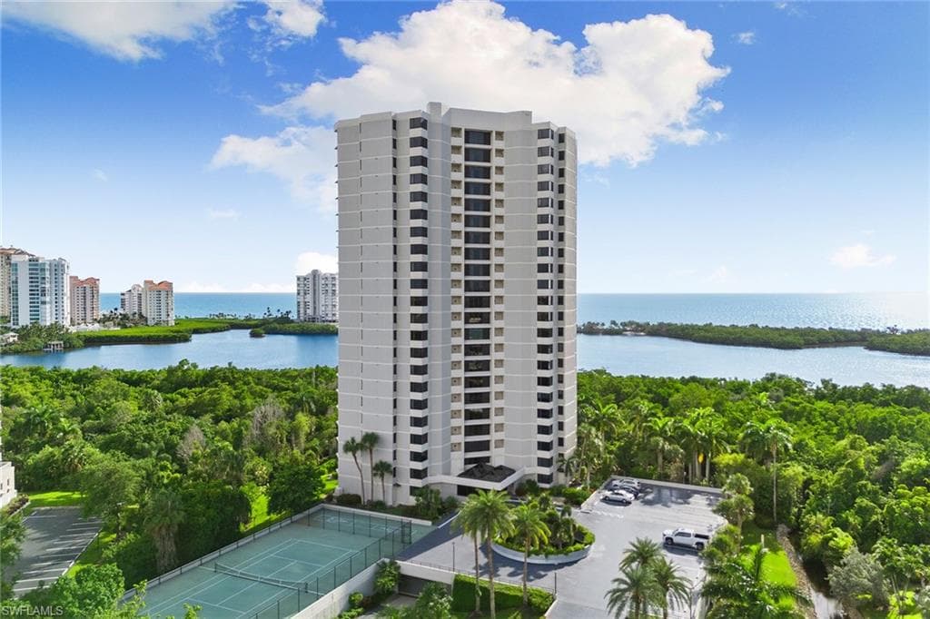 5555 Heron Point Dr 2001, Naples, FL 34108-39