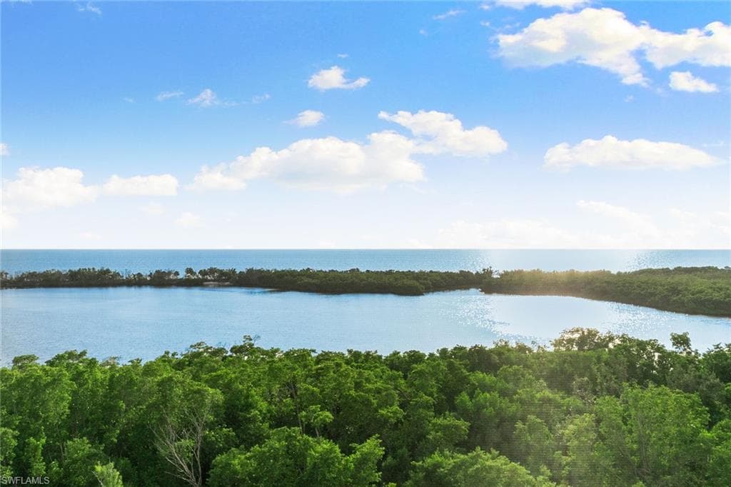 5555 Heron Point Dr 2001, Naples, FL 34108-41