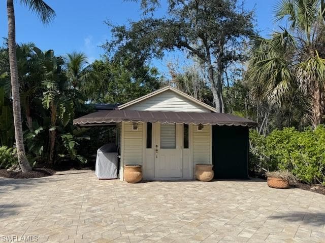 4407 Southern Breeze Dr, Naples, FL 34114-4