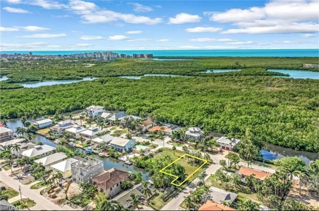 1294 Venetian Way, Naples, FL 34110-1