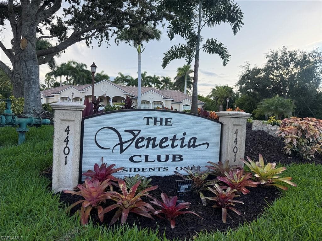 4262 Via Del Villetti Dr, Venice, FL 34293-34