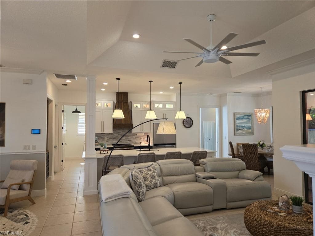 4262 Via Del Villetti Dr, Venice, FL 34293-6
