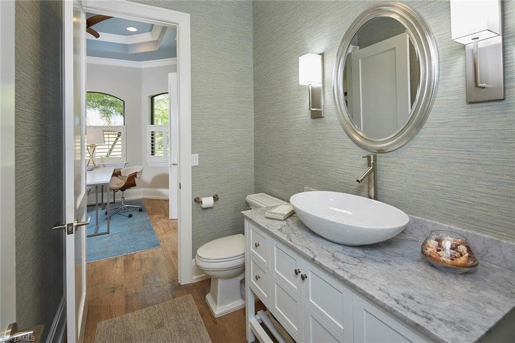 2863 Coco Lakes Dr, Naples, FL 34105-24