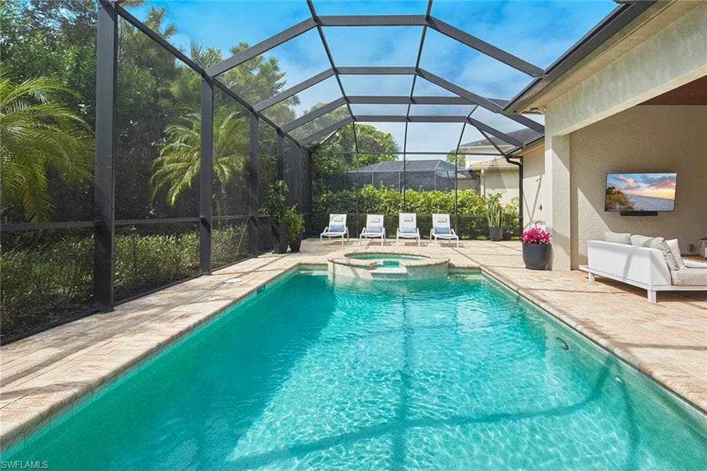 2863 Coco Lakes Dr, Naples, FL 34105-34