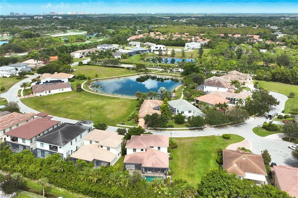 2863 Coco Lakes Dr, Naples, FL 34105-37