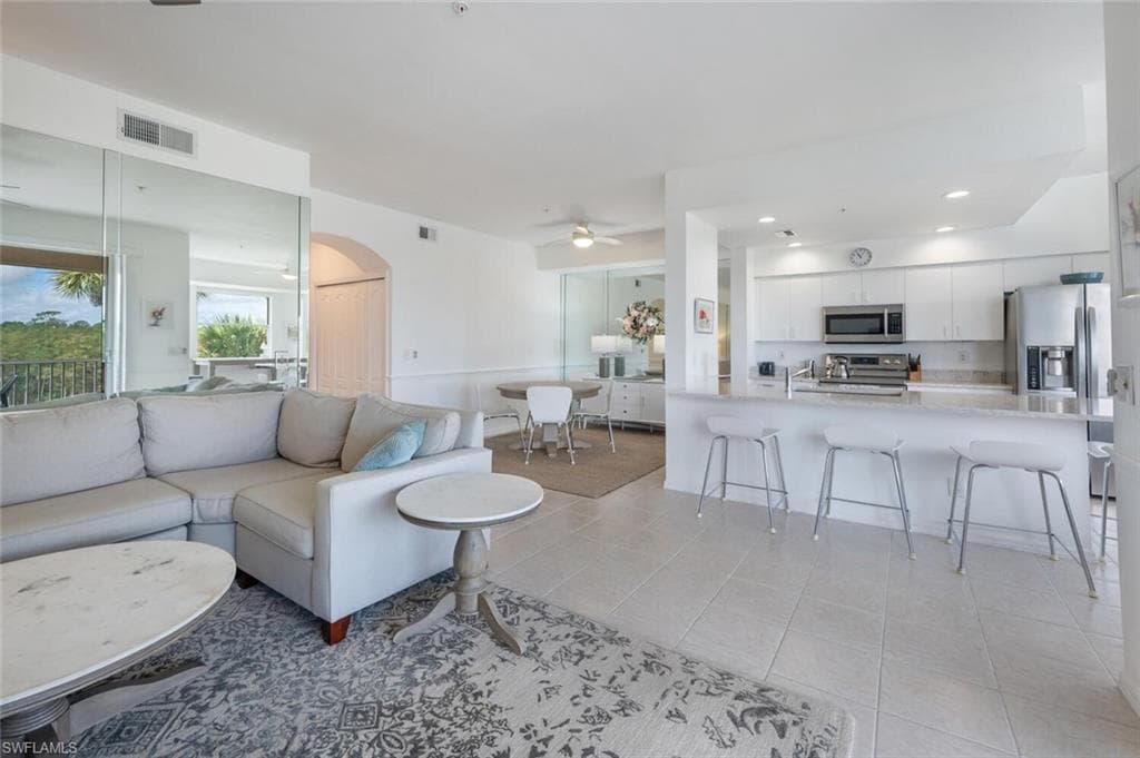 8555 Naples Heritage Dr 246, Naples, FL 34112-9