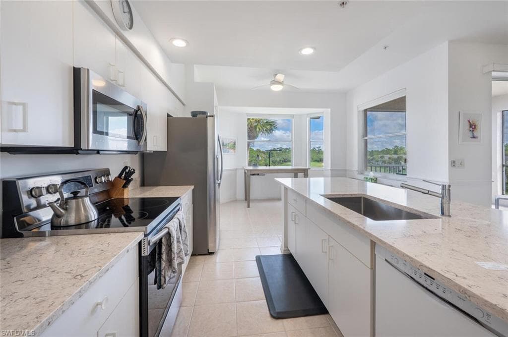 8555 Naples Heritage Dr 246, Naples, FL 34112-16