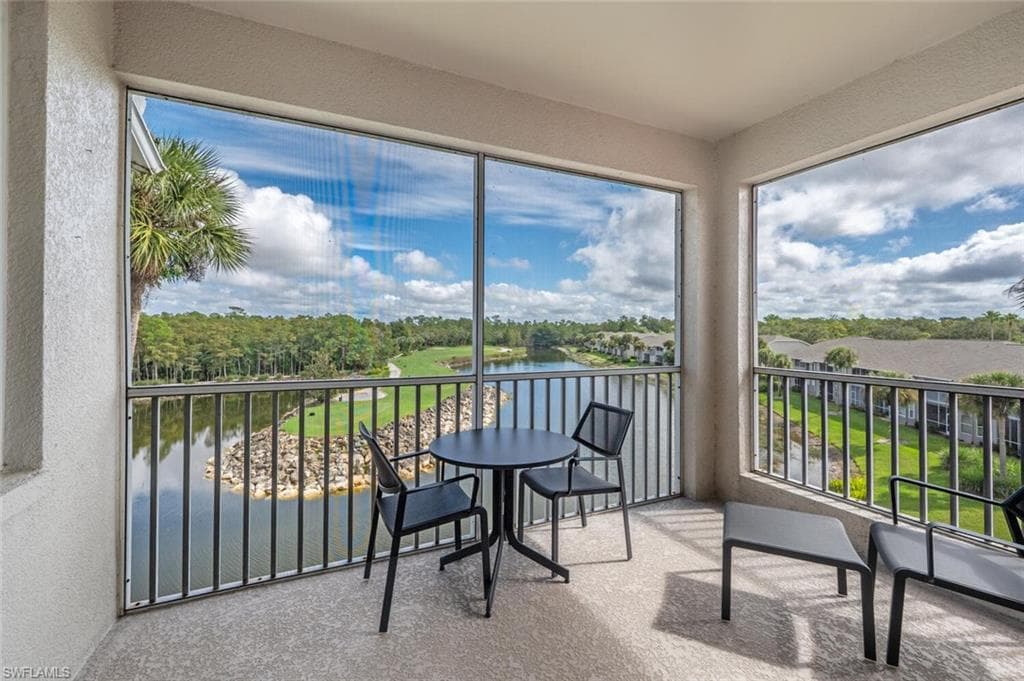 8555 Naples Heritage Dr 246, Naples, FL 34112-26