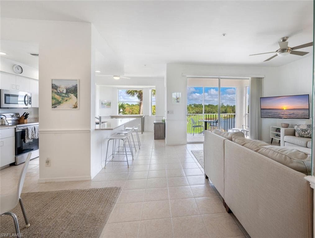 8555 Naples Heritage Dr 246, Naples, FL 34112-6