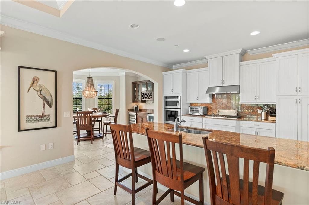 2550 Marquesa Royale Ln 201, Naples, FL 34109-10
