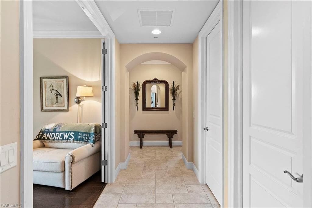 2550 Marquesa Royale Ln 201, Naples, FL 34109-24