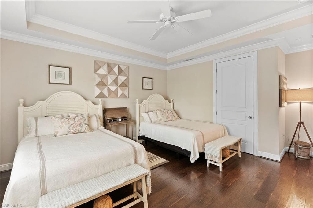 2550 Marquesa Royale Ln 201, Naples, FL 34109-26