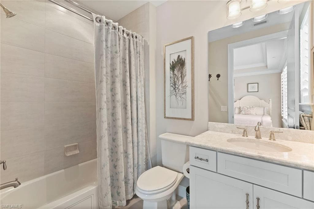 2550 Marquesa Royale Ln 201, Naples, FL 34109-27