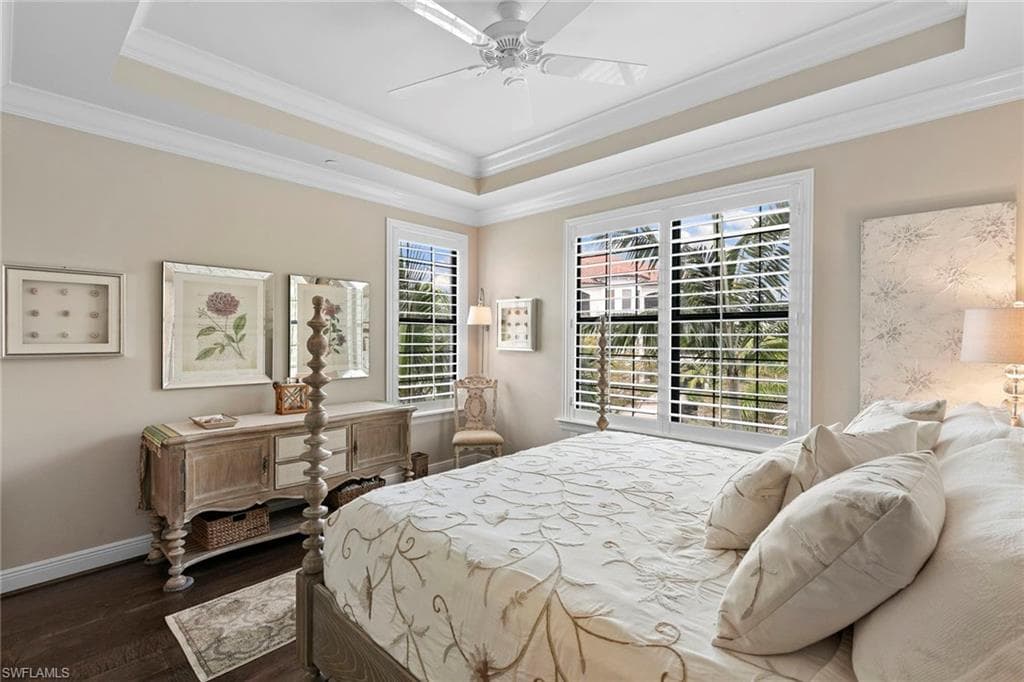 2550 Marquesa Royale Ln 201, Naples, FL 34109-28