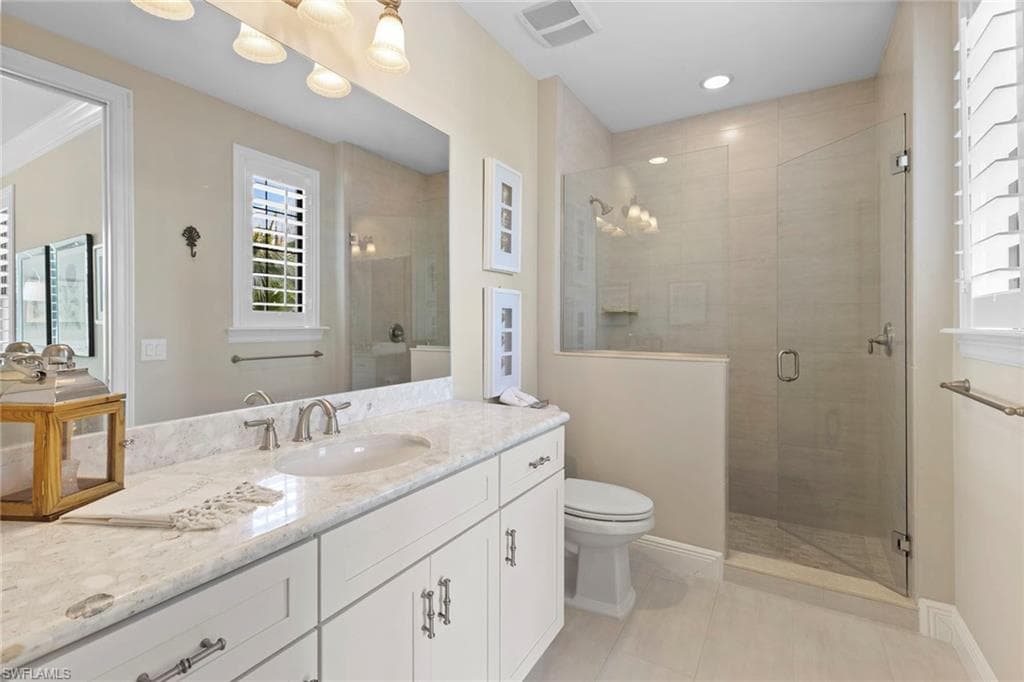 2550 Marquesa Royale Ln 201, Naples, FL 34109-29