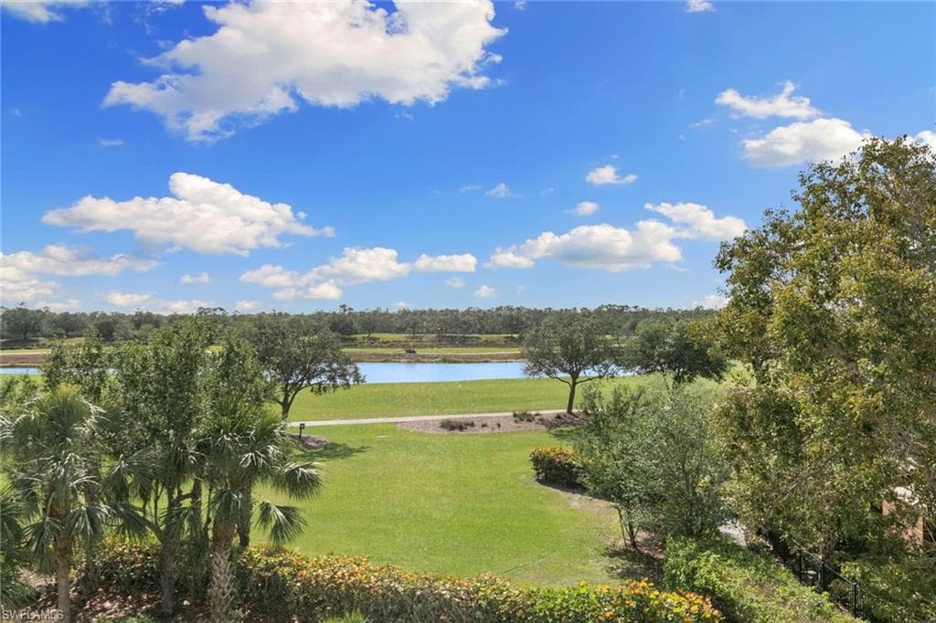 2550 Marquesa Royale Ln 201, Naples, FL 34109-35