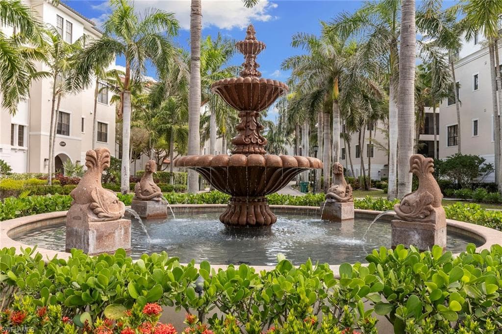 2550 Marquesa Royale Ln 201, Naples, FL 34109-43