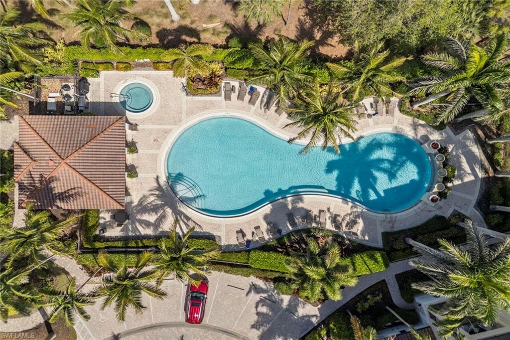 2550 Marquesa Royale Ln 201, Naples, FL 34109-48