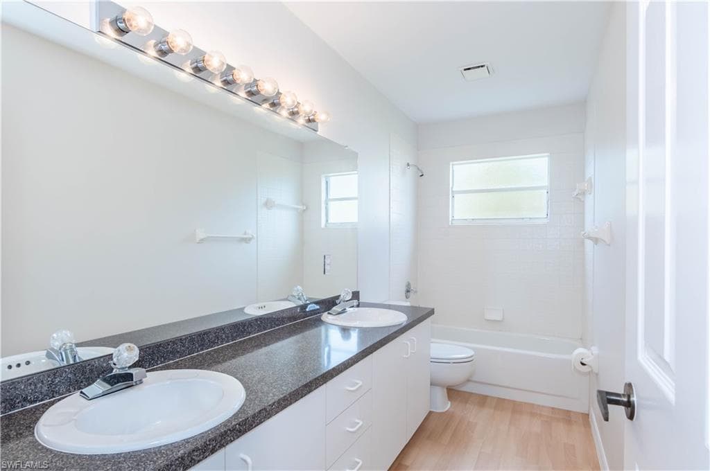 716 Belville Blvd, Naples, FL 34104-20