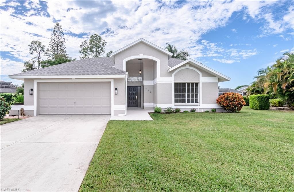 716 Belville Blvd, Naples, FL 34104-1