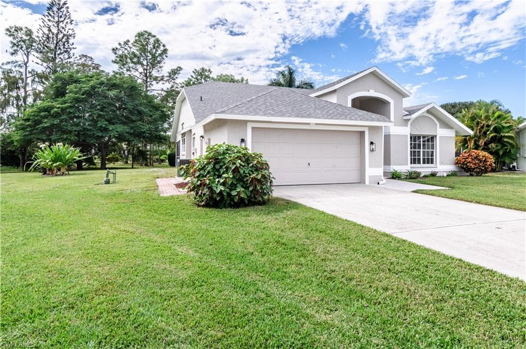 716 Belville Blvd, Naples, FL 34104-3