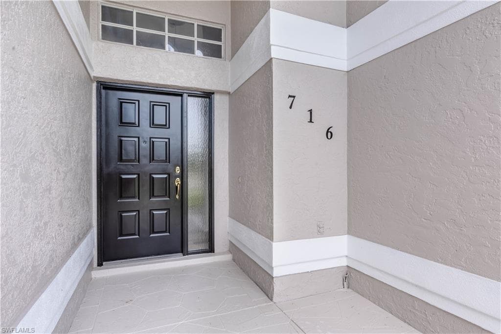 716 Belville Blvd, Naples, FL 34104-4