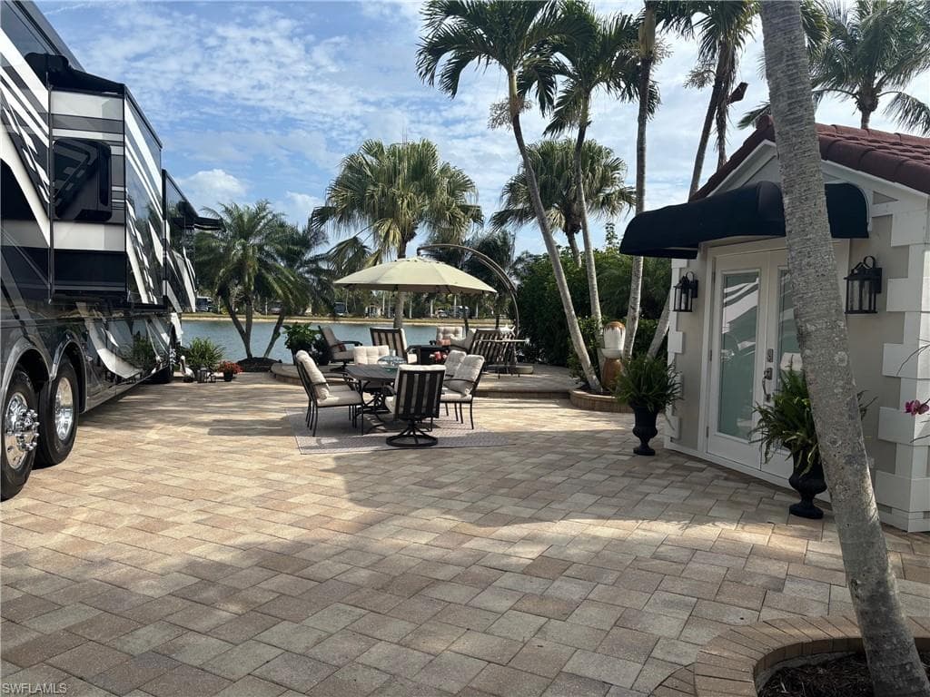 4521 Southern Breeze Dr, Naples, FL 34114-1