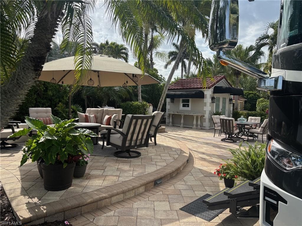 4521 Southern Breeze Dr, Naples, FL 34114-2