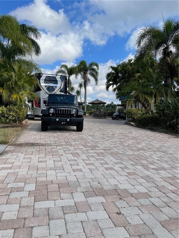 4505 Southern Breeze Dr, Naples, FL 34114-1