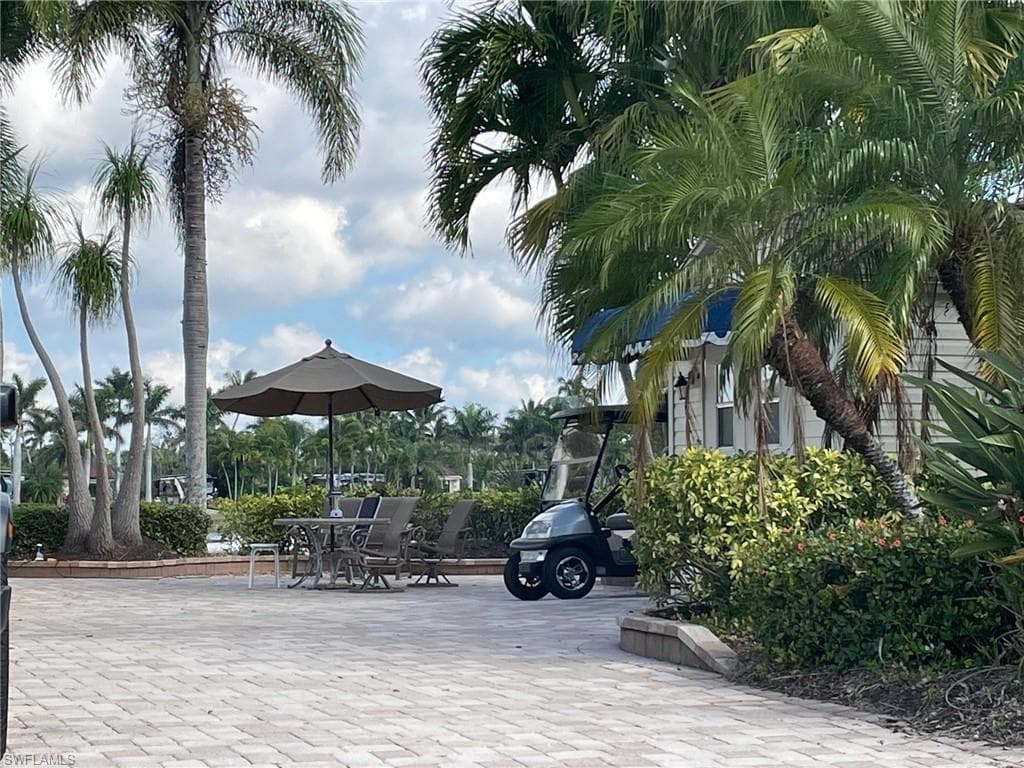 4505 Southern Breeze Dr, Naples, FL 34114-2