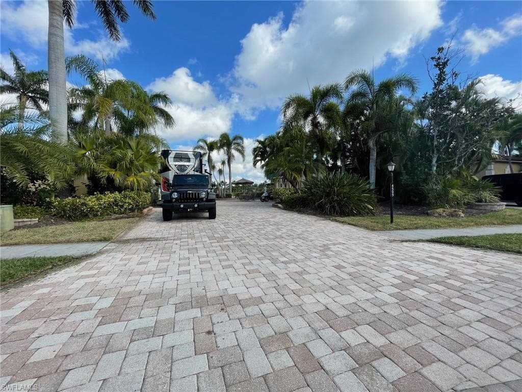 4505 Southern Breeze Dr, Naples, FL 34114-3