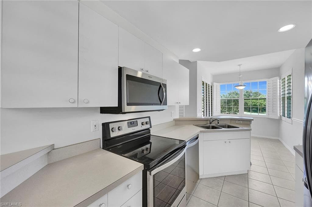 2015 Crestview Way 17b, Naples, FL 34119-8