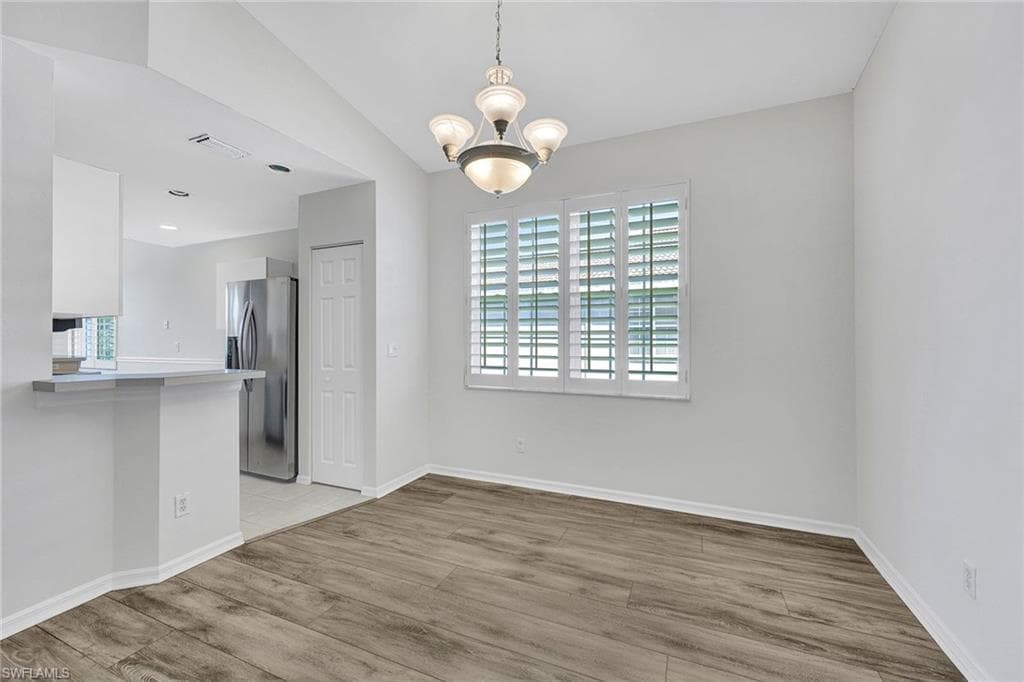 2015 Crestview Way 17b, Naples, FL 34119-10