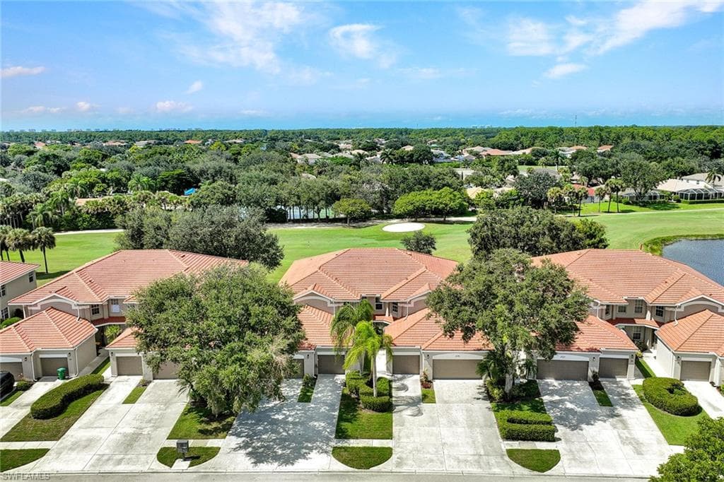 2015 Crestview Way 17b, Naples, FL 34119-3