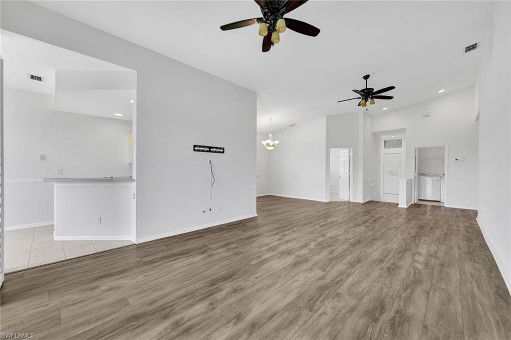 2015 Crestview Way 17b, Naples, FL 34119-6
