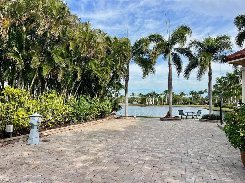 4441 Southern Breeze Dr, Naples, FL 34114-2