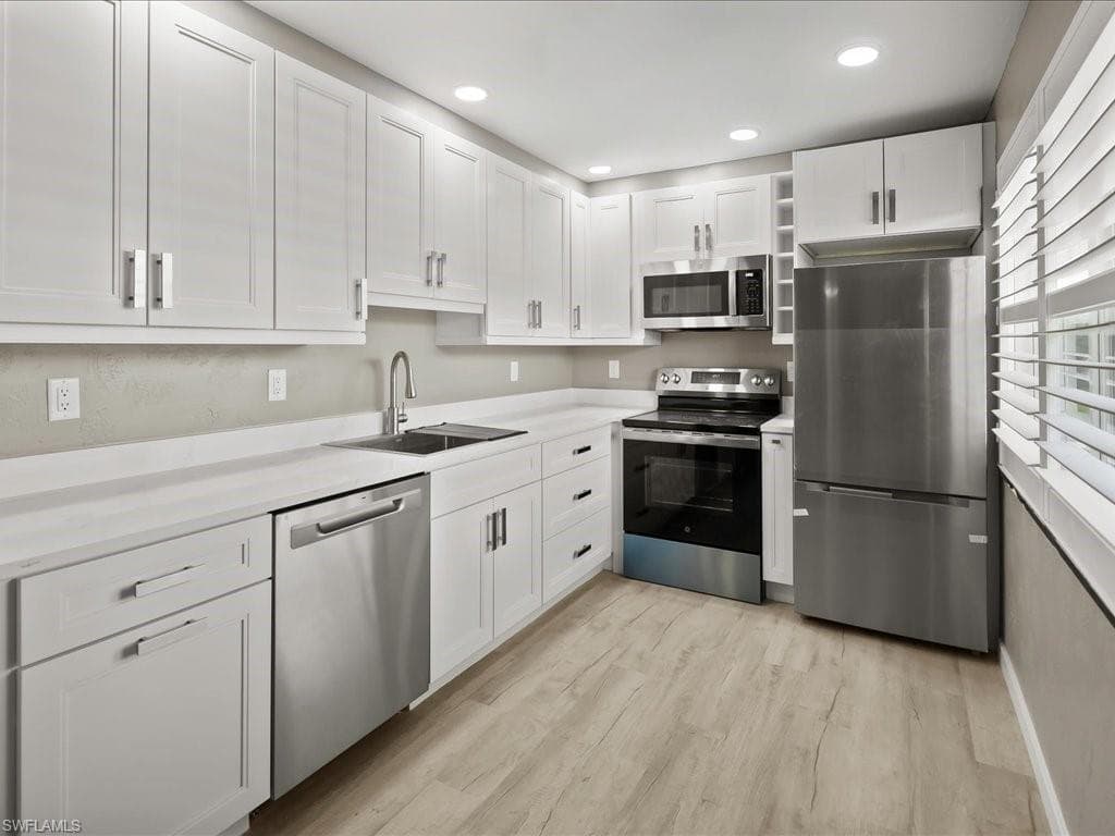 850 Palm St E2, Marco Island, FL 34145-10