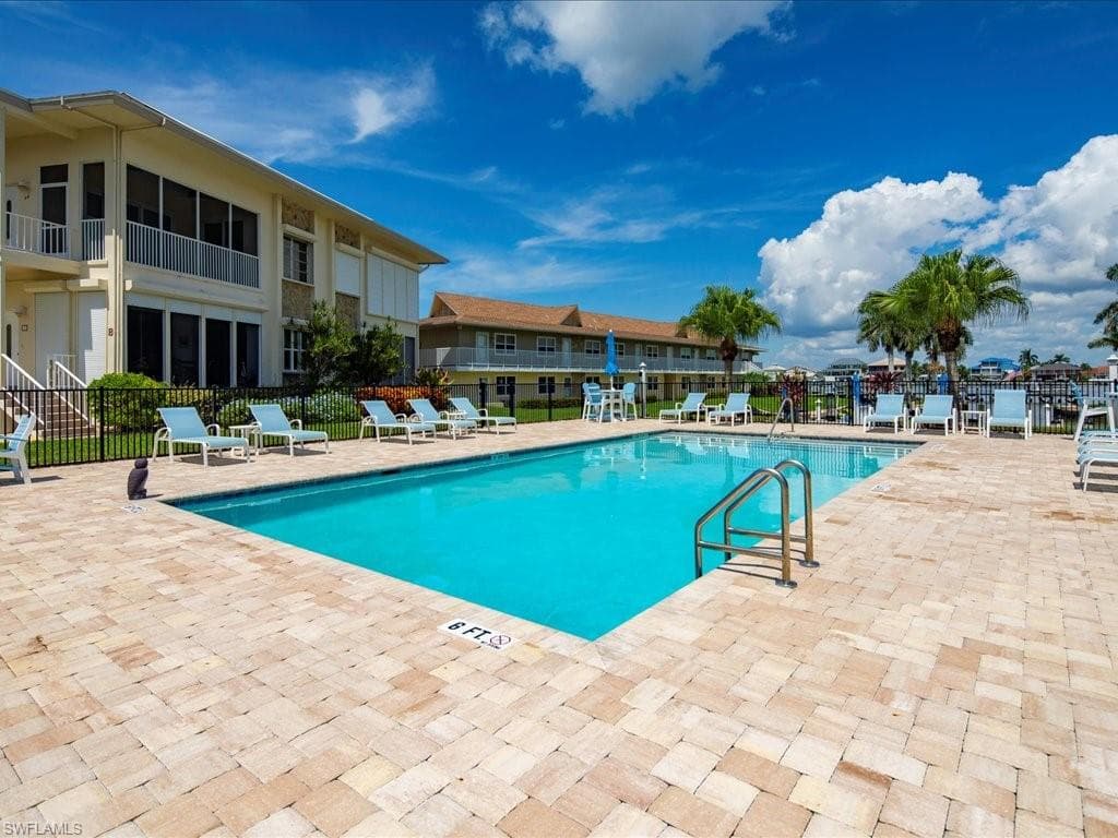 850 Palm St E2, Marco Island, FL 34145-30