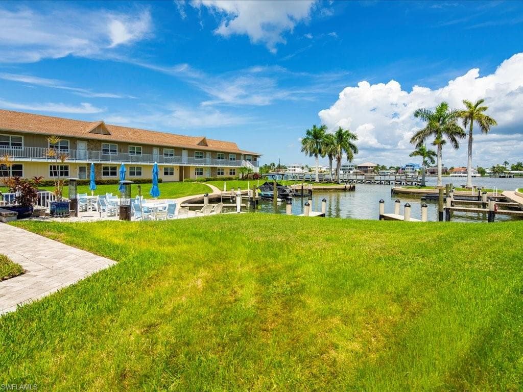 850 Palm St E2, Marco Island, FL 34145-31