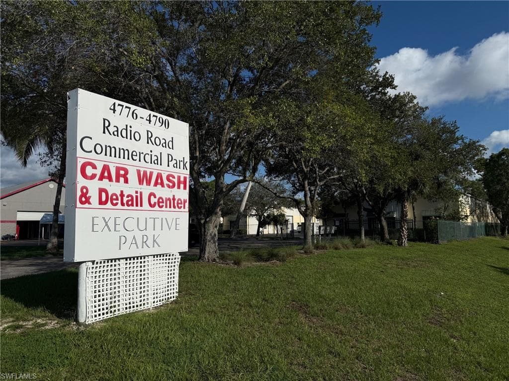 4776 Radio Rd 207, Naples, FL 34104-19