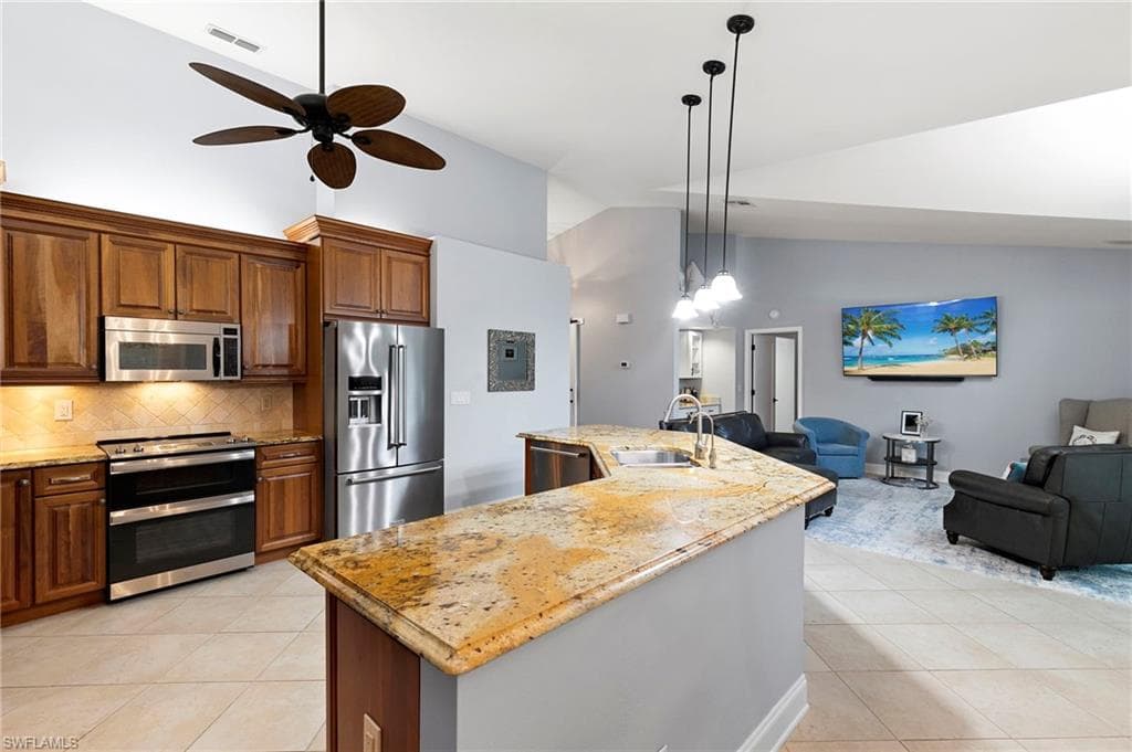 161 Saint James Way, Naples, FL 34104-8