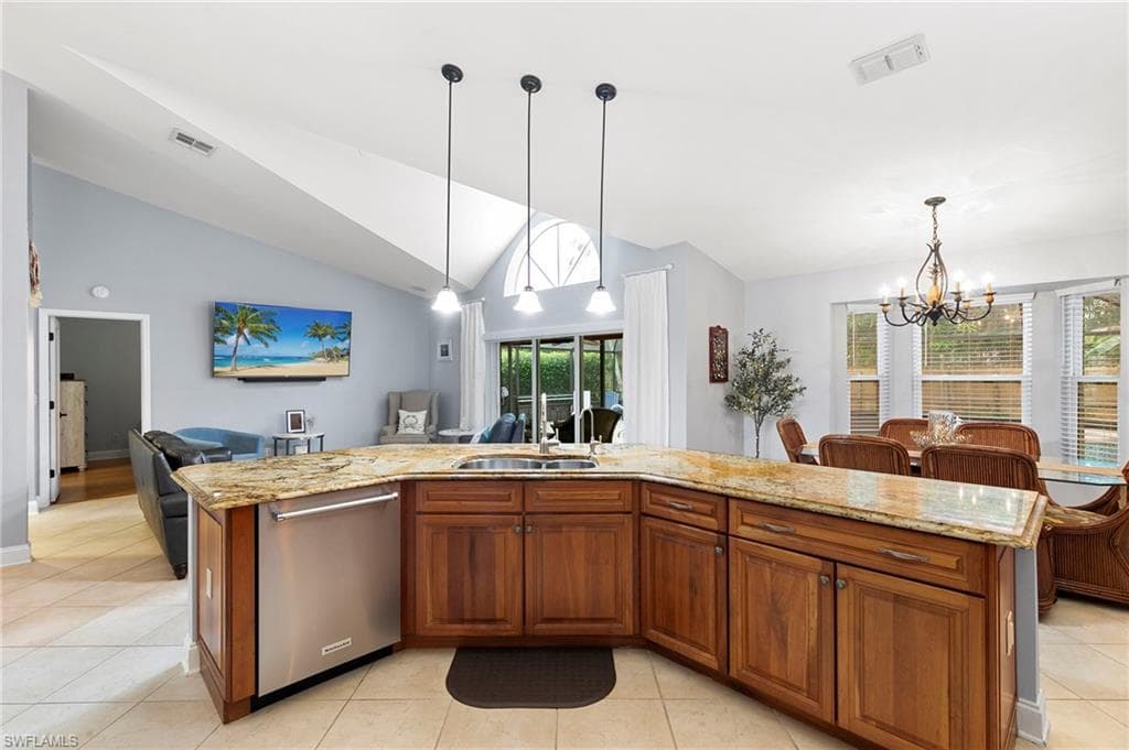 161 Saint James Way, Naples, FL 34104-9