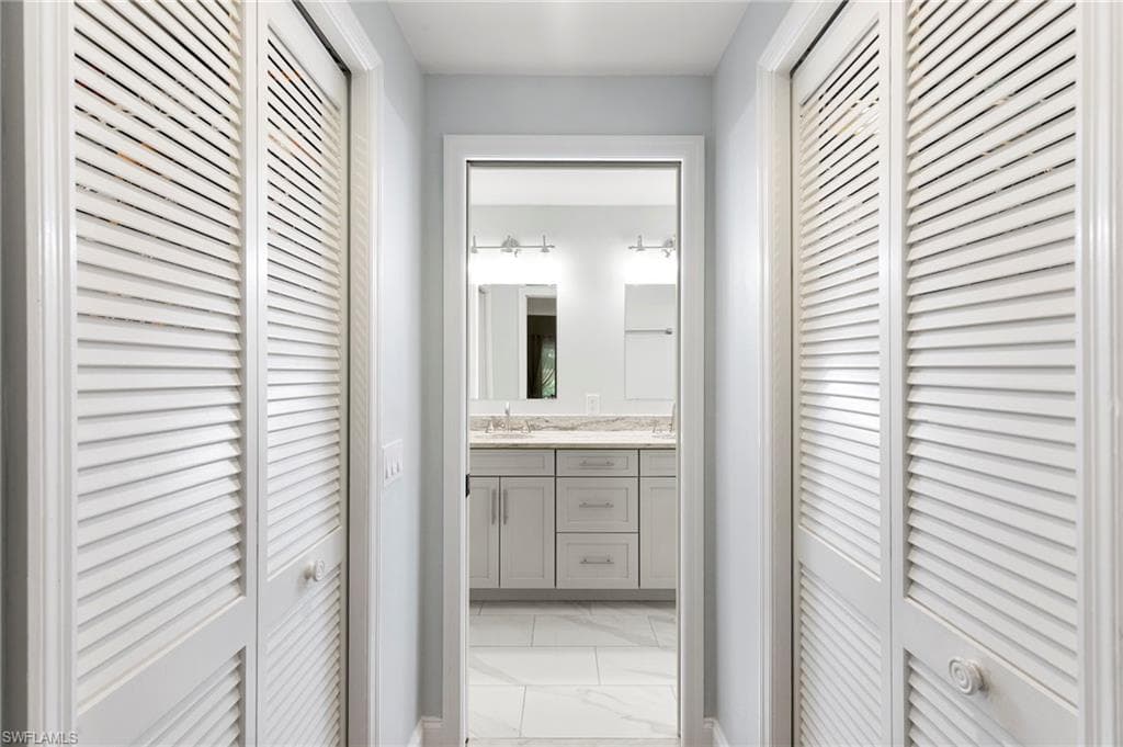 161 Saint James Way, Naples, FL 34104-15